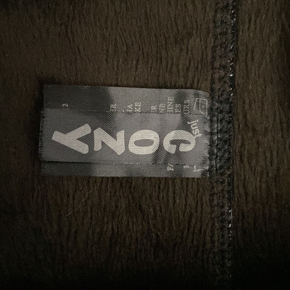 Cozy fleece lined winter leggings.  Snowflake motif.  Super cozy and warm. - Picture 2 of 3